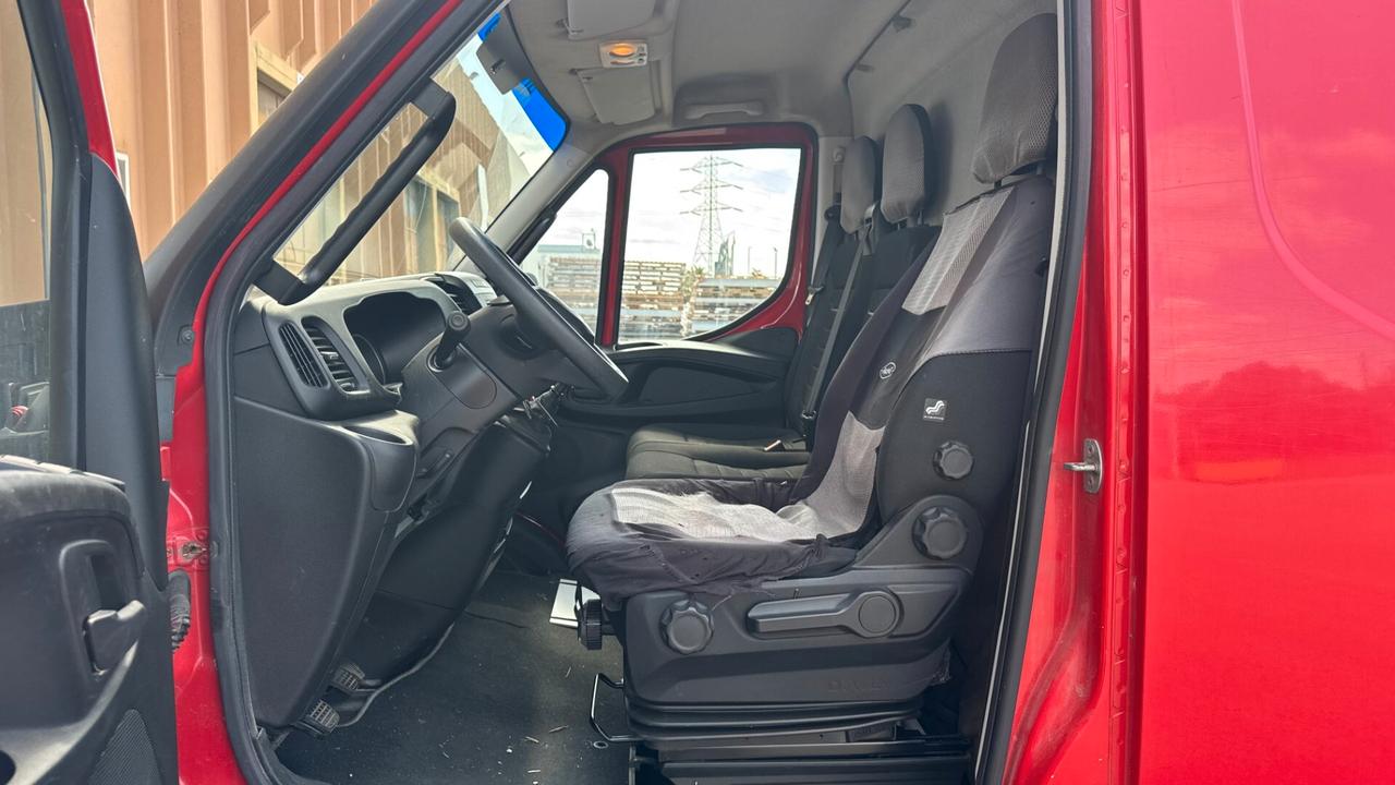 Iveco Daily 35-140 - 2023