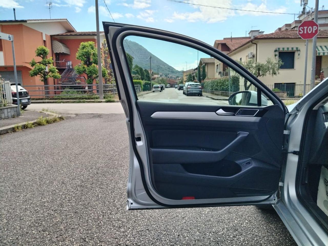 Volkswagen Passat Comfortline 1.6 TDI