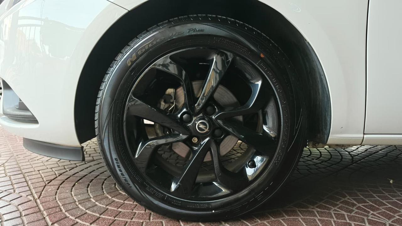 Opel Corsa 1.4 90CV GPL Tech 5 porte 120 Anniversary