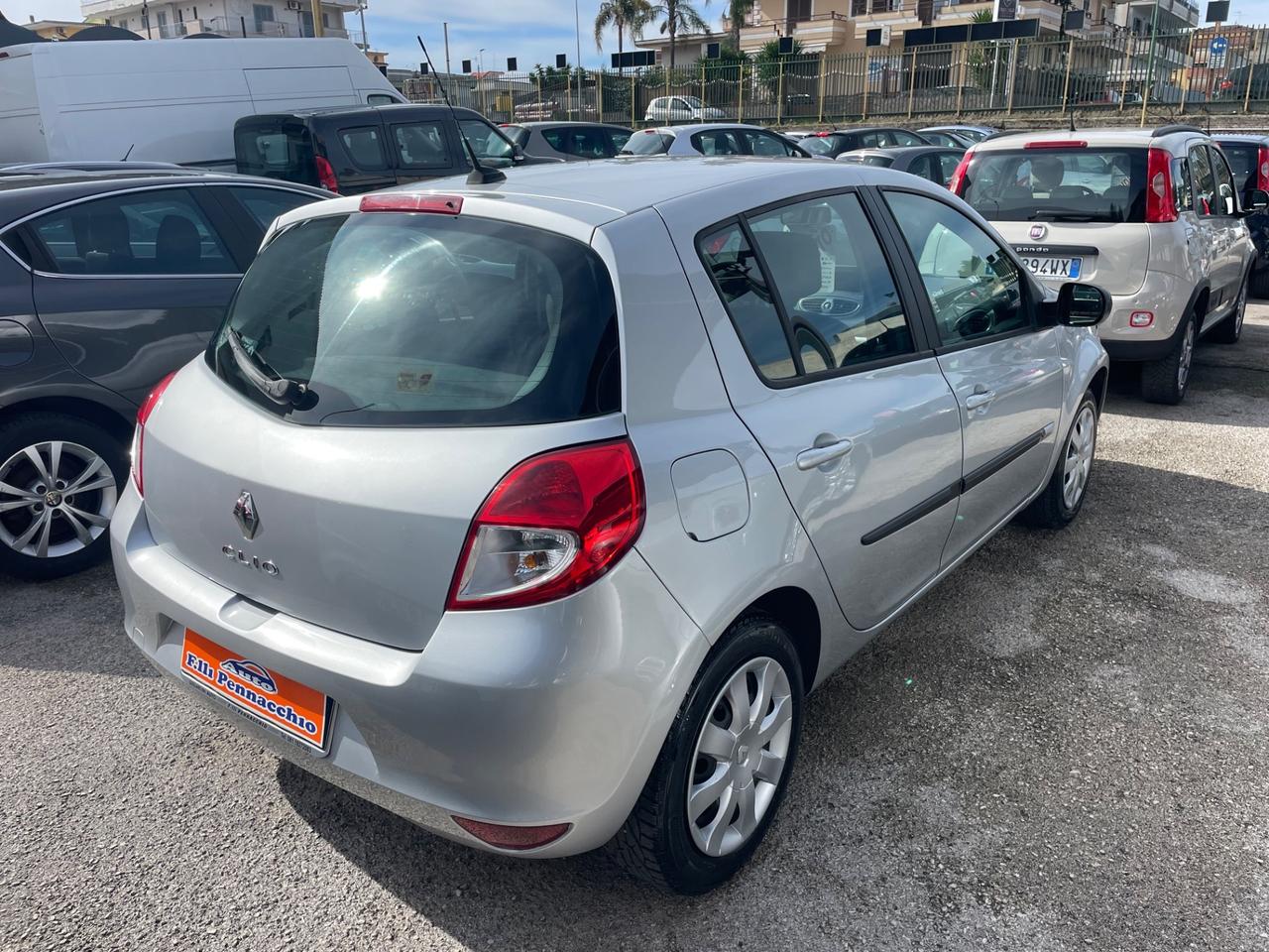 RENAULT CLIO 1.2 GPL 75 (CV) 2010