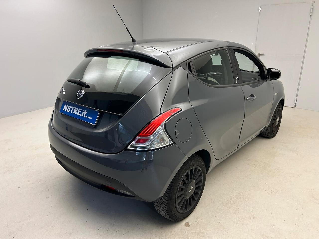 Lancia Ypsilon 1.2 69 CV 5 porte Gold