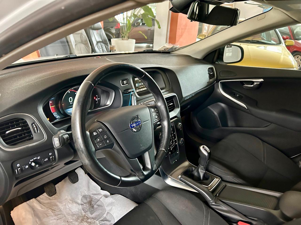 Volvo V40 Cross Country D2 Momentum