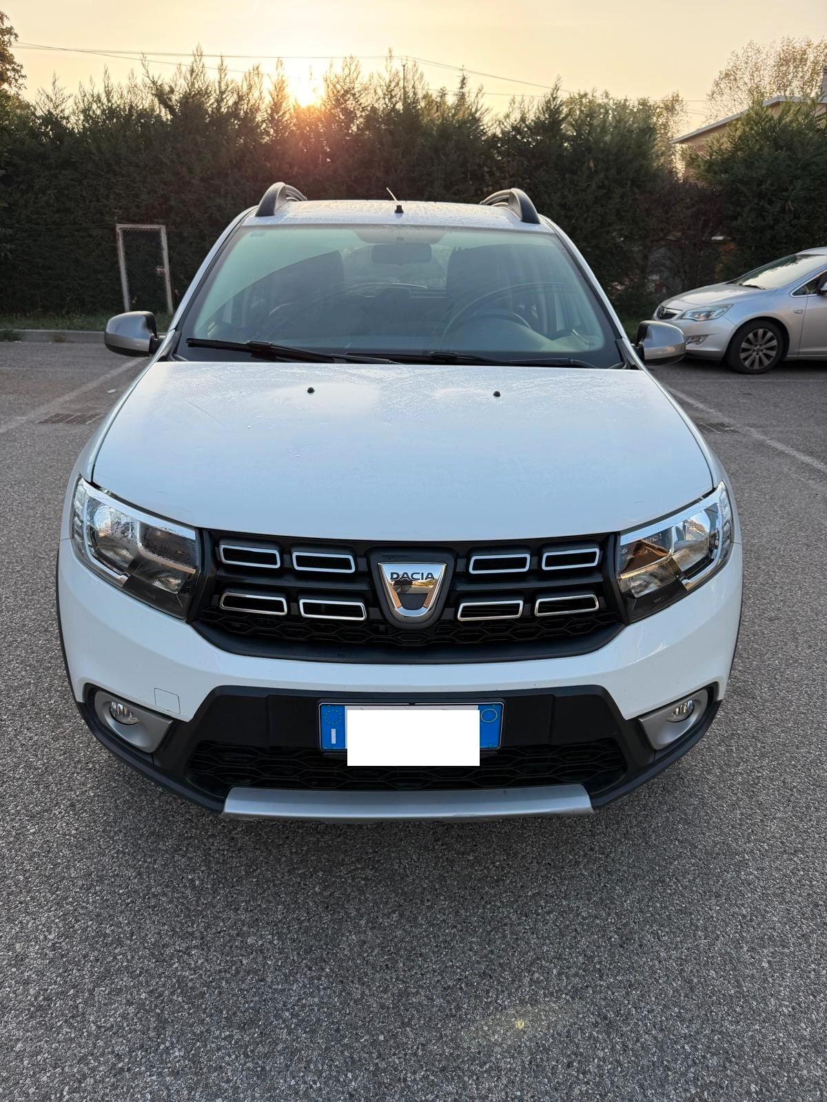Dacia Sandero Stepway 0.9 tce Gpl - NAV. - NEOP. - 12 MESI DI GARANZIA -