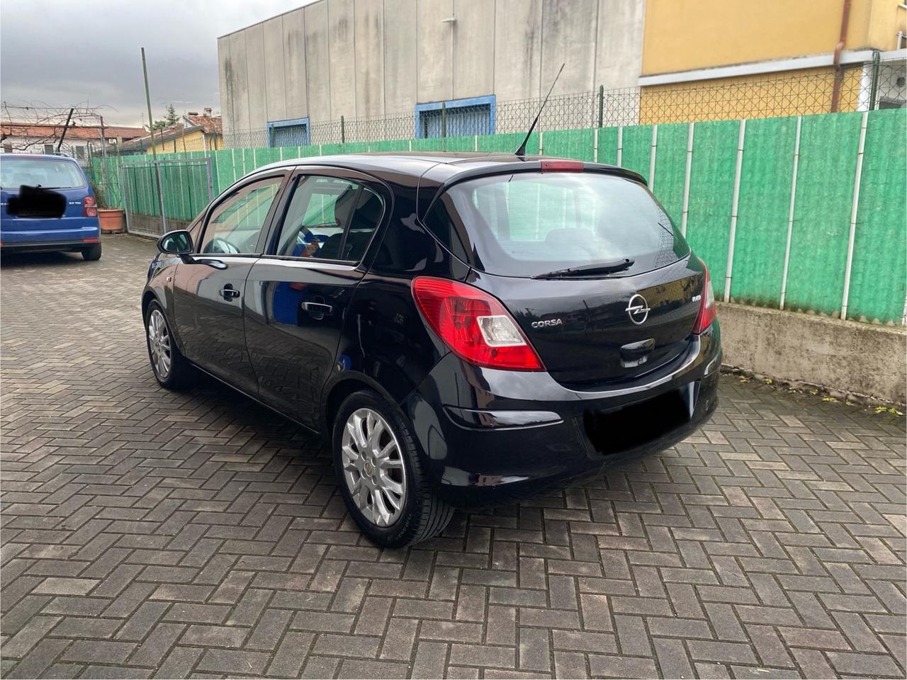 Opel Corsa 1.2 80CV 5 porte GPL neopatentati