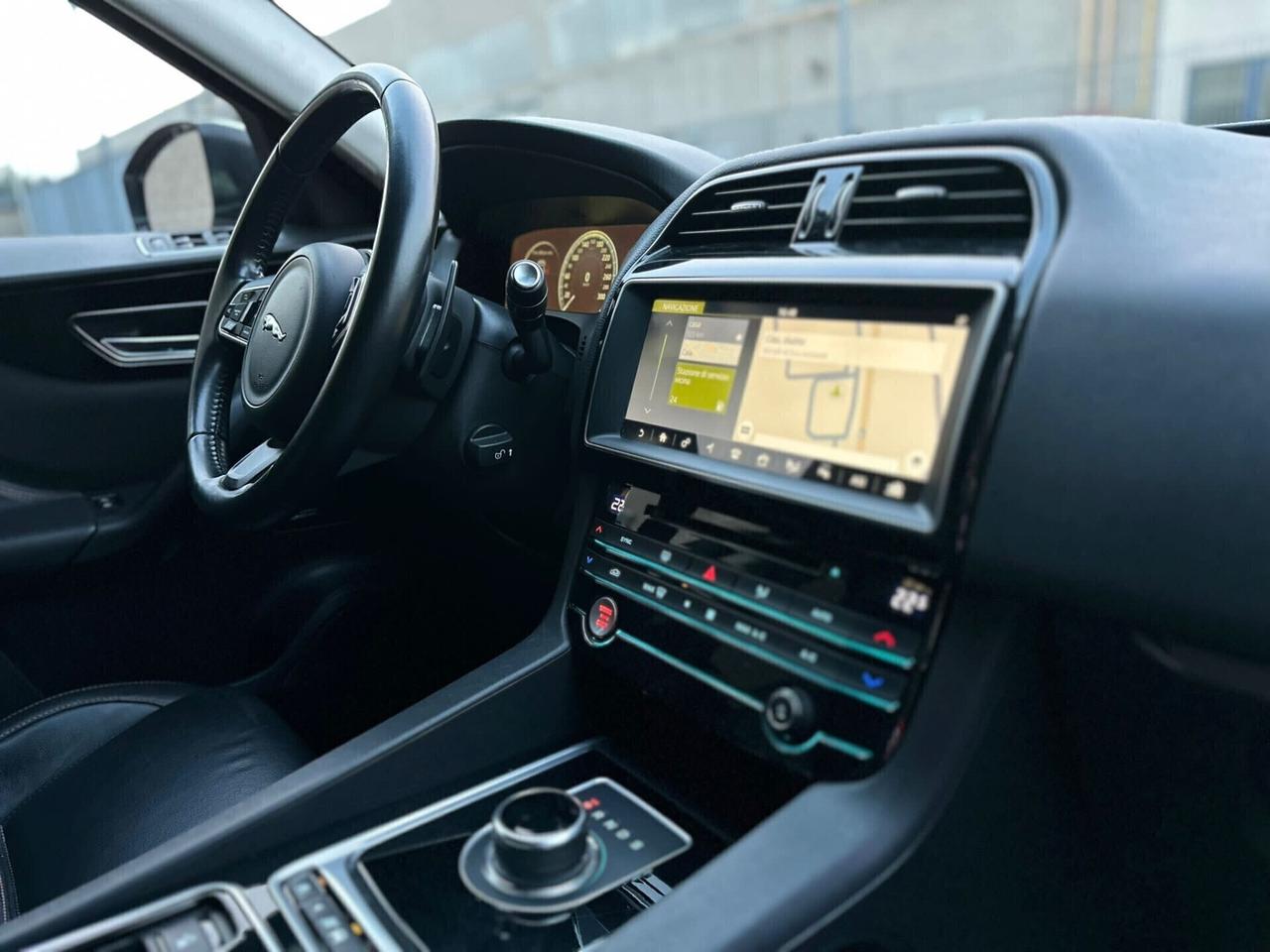 Jaguar F-Pace 2.0 D 180 CV Prestige VIRTUAL COCKPIT