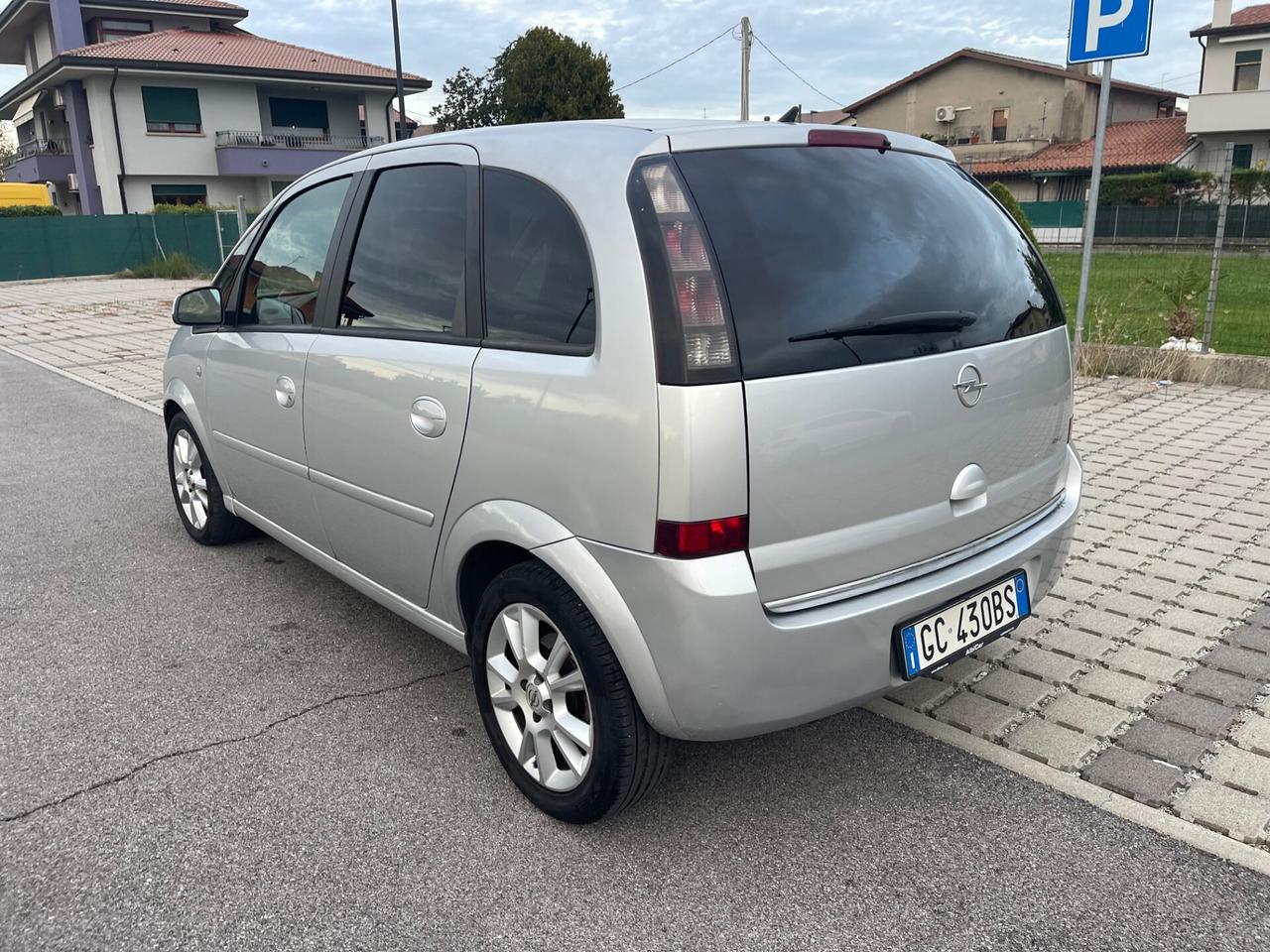 Opel Meriva 1.6 16V Cosmo GPL