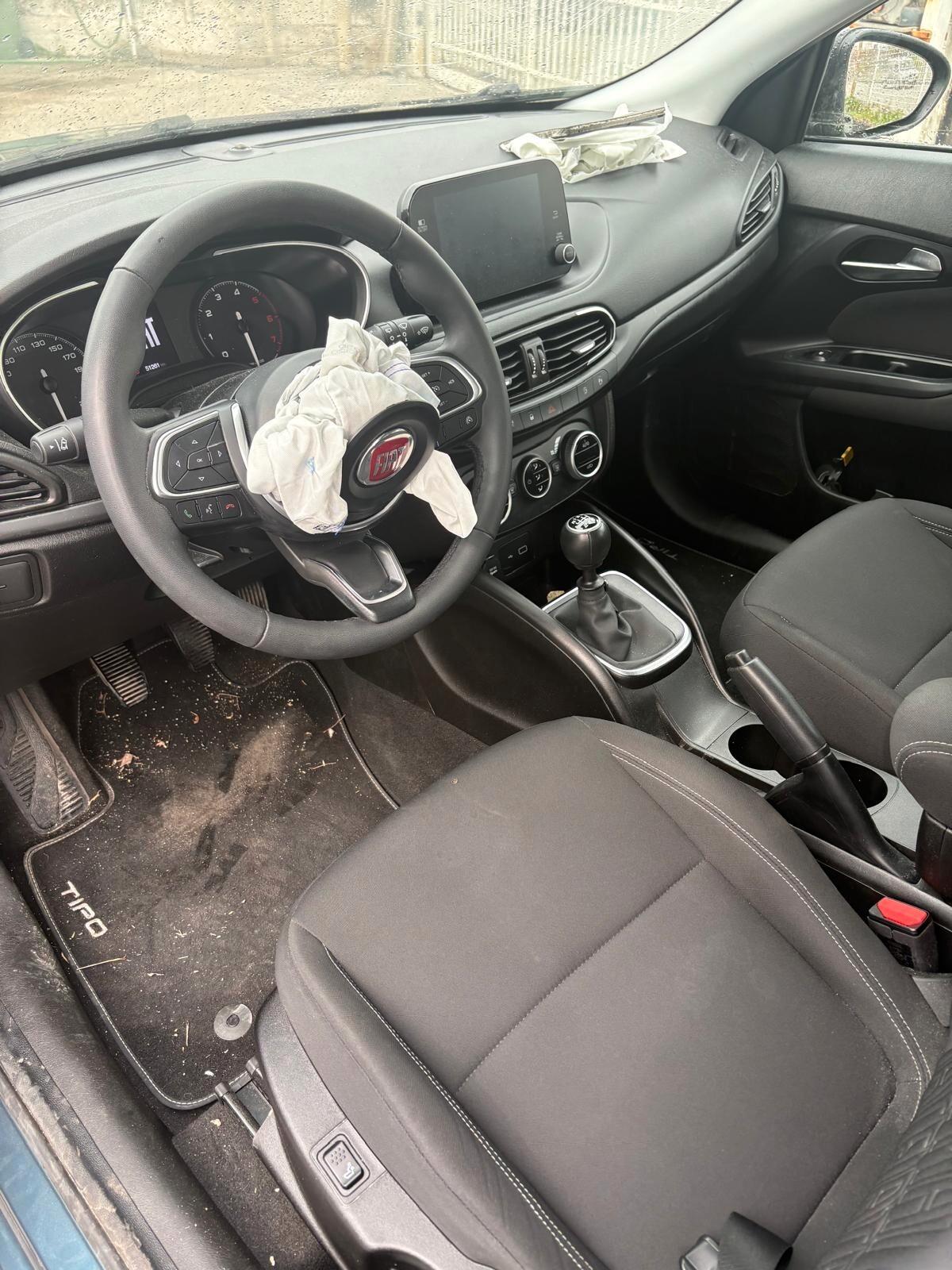 Fiat Tipo 1.6 Mjt 5 porte sinistrata 2024