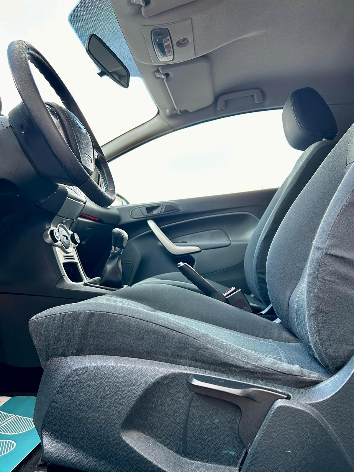 Ford Fiesta 1.2 82CV 3 porte Titanium - ok neopatentato