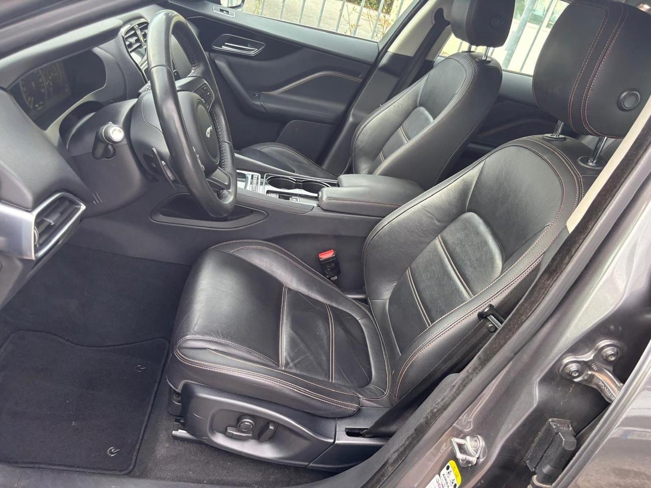 Jaguar F-Pace 2.0 D 180 CV Pure