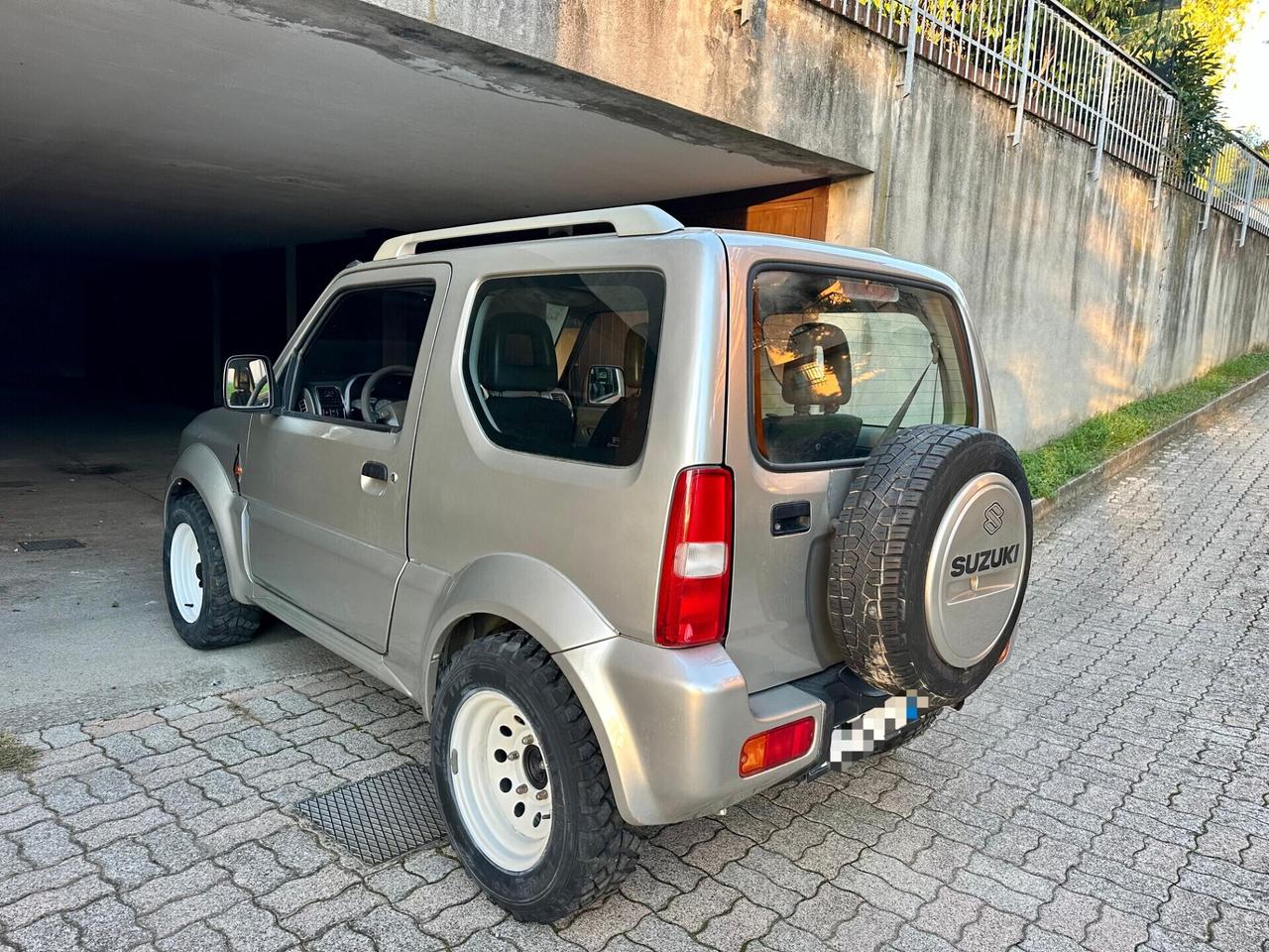 Suzuki Jimny 1.3i 16V cat 4WD JLX Mode