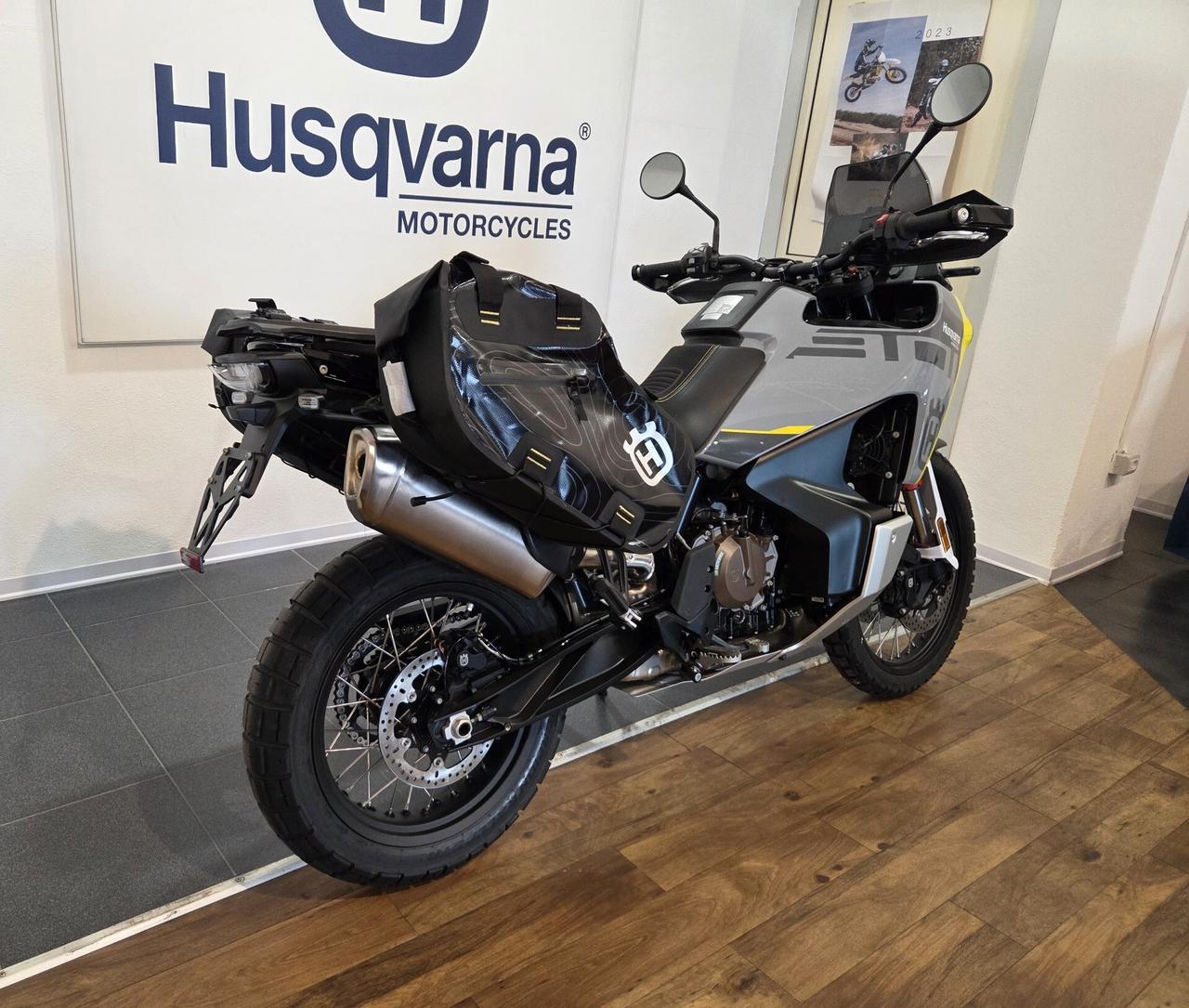 Husqvarna Norden 901 Borse e Cavalletto Centrale