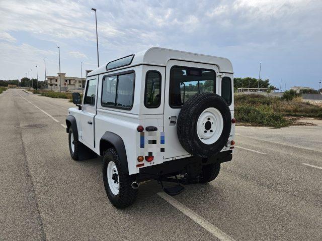 LAND ROVER Defender 90 2.2 TD4 Station Wagon N1