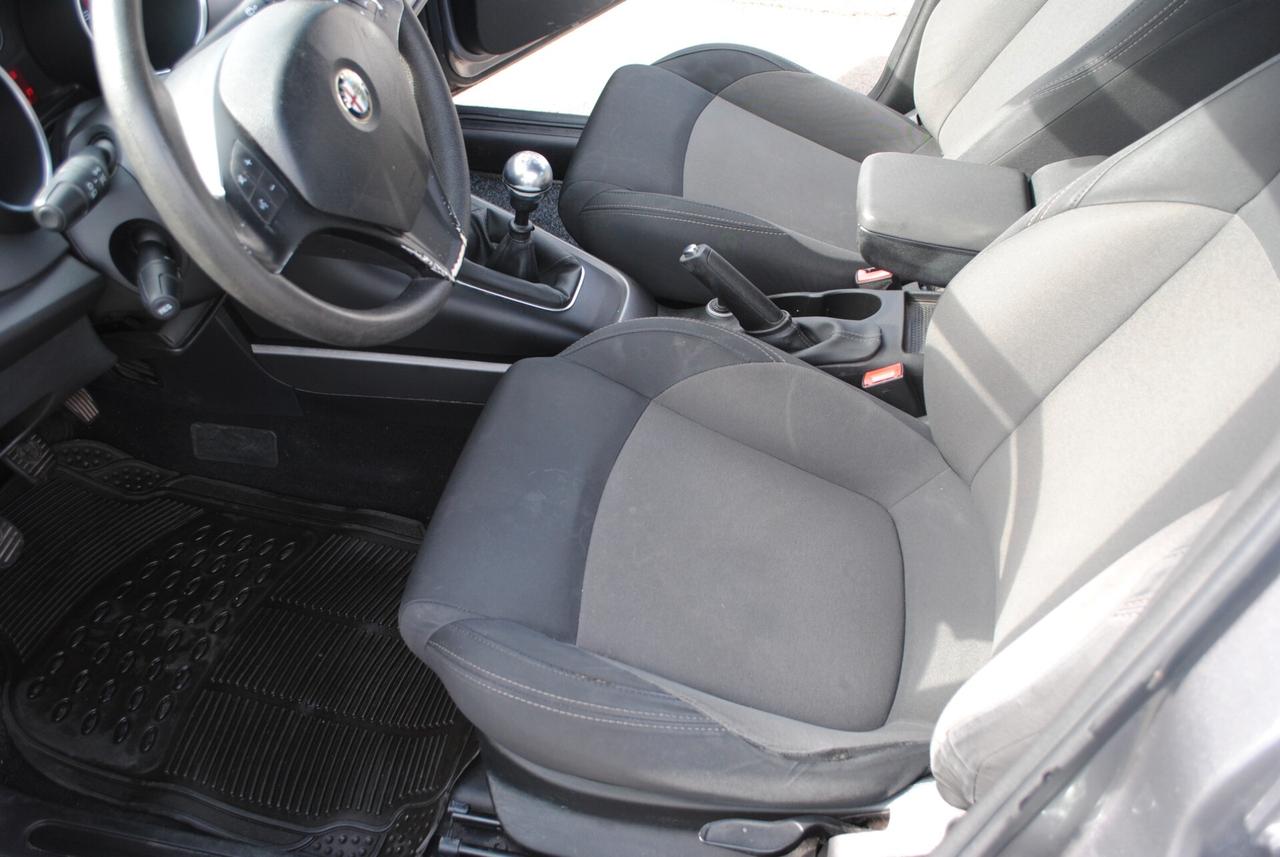 ALFA ROMEO GIULIETTA 1.6 JTDm-2 120 CV OK NEOPATENTATI