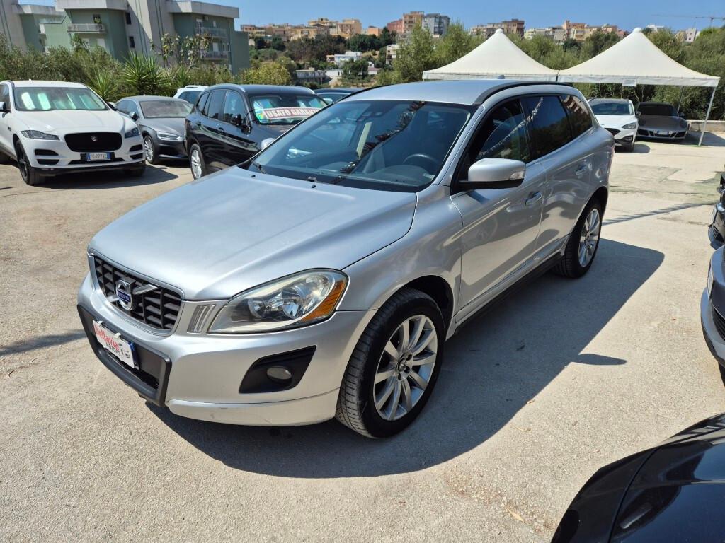 Volvo XC60 D5 AWD 205cv Geartronic Momentum