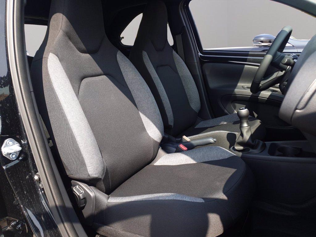 TOYOTA Aygo x 1.0 active 72cv del 2025