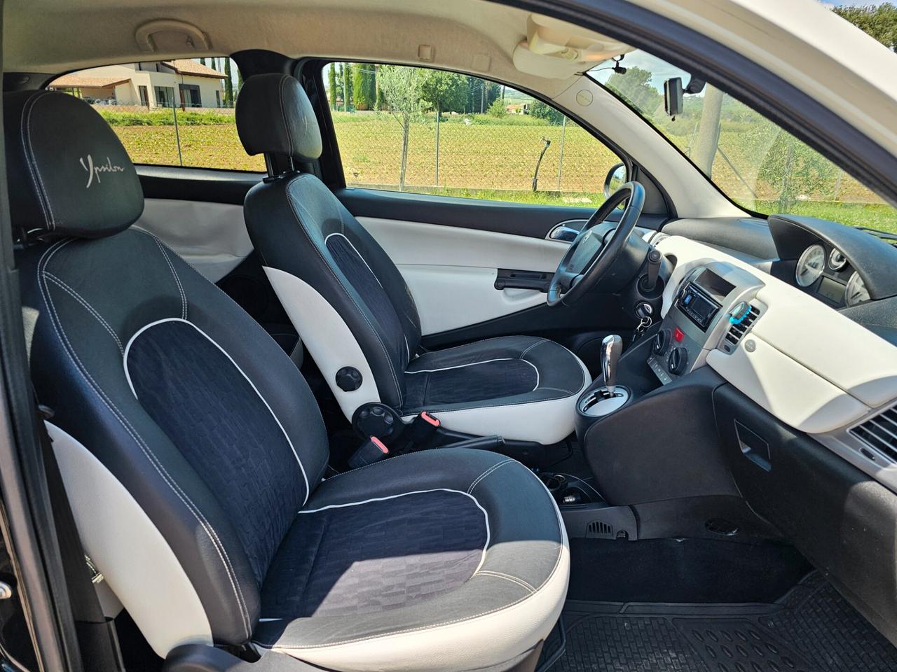 Lancia Ypsilon 1.3 MJT 75 CV Platinum