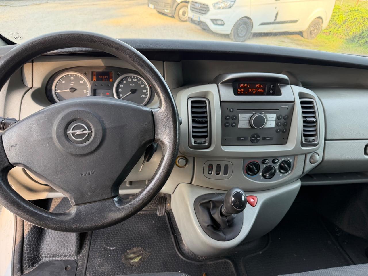 Opel VIVARO benzina