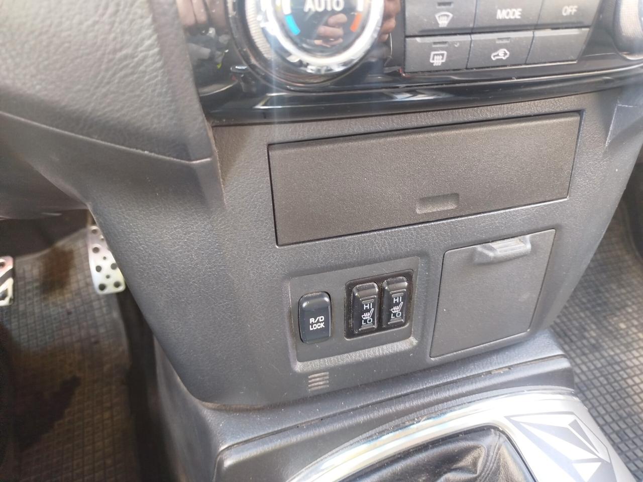 Mitsubishi Pajero 3.2 DI-D 16V MANUALE 204 CV. 3p. Intense DPF