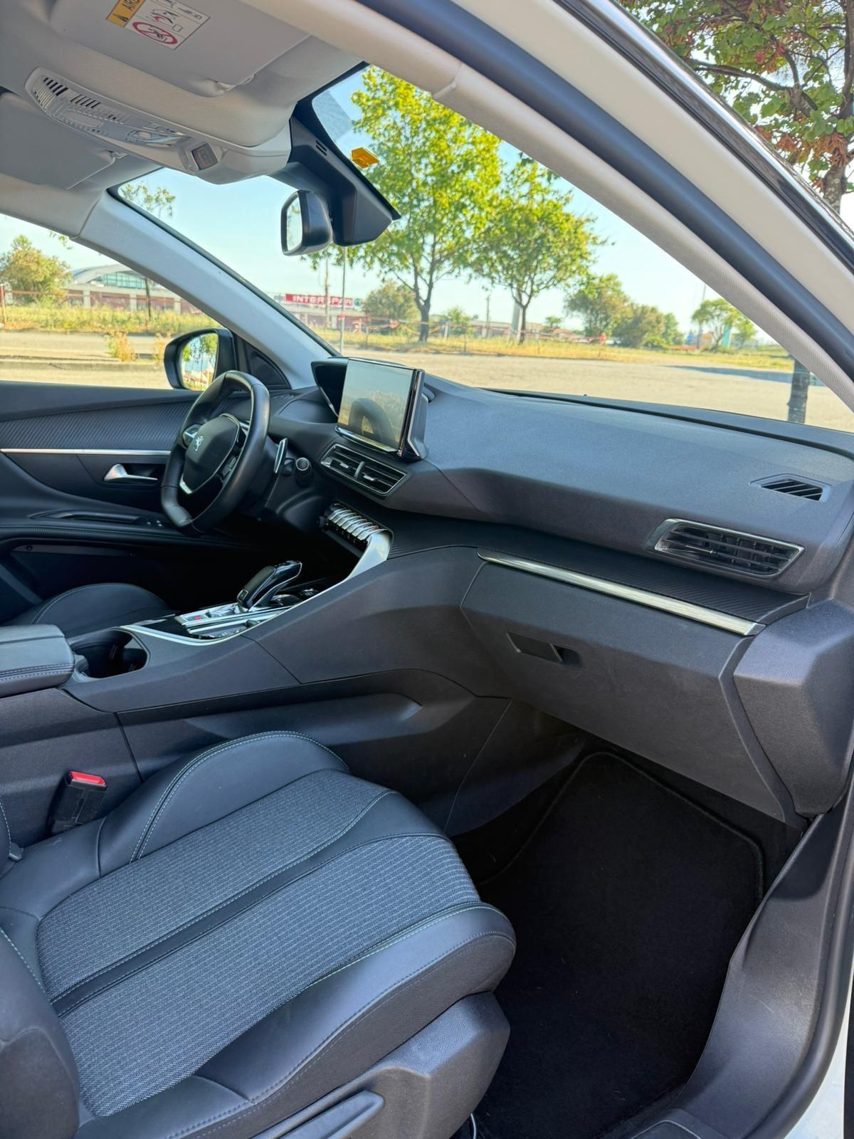 Peugeot 3008 BlueHDi 130 S&S EAT8 Allure