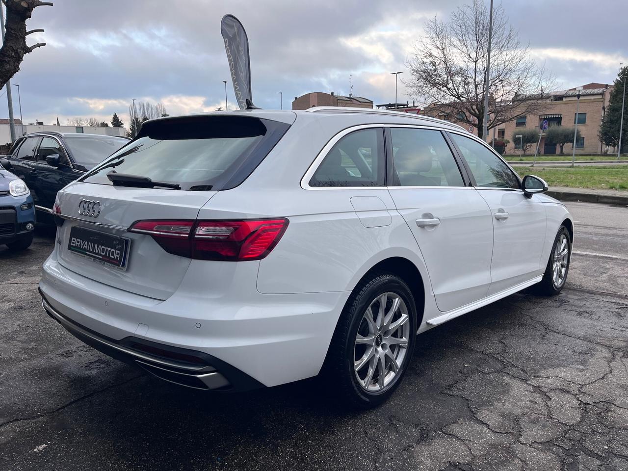 Audi A4 Avant 35 TDI/163 CV S tronic Business Advanced