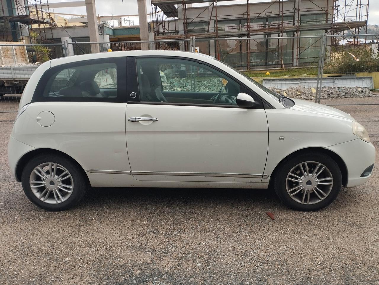 Lancia Ypsilon 1.4 Platino Ecochic GPL