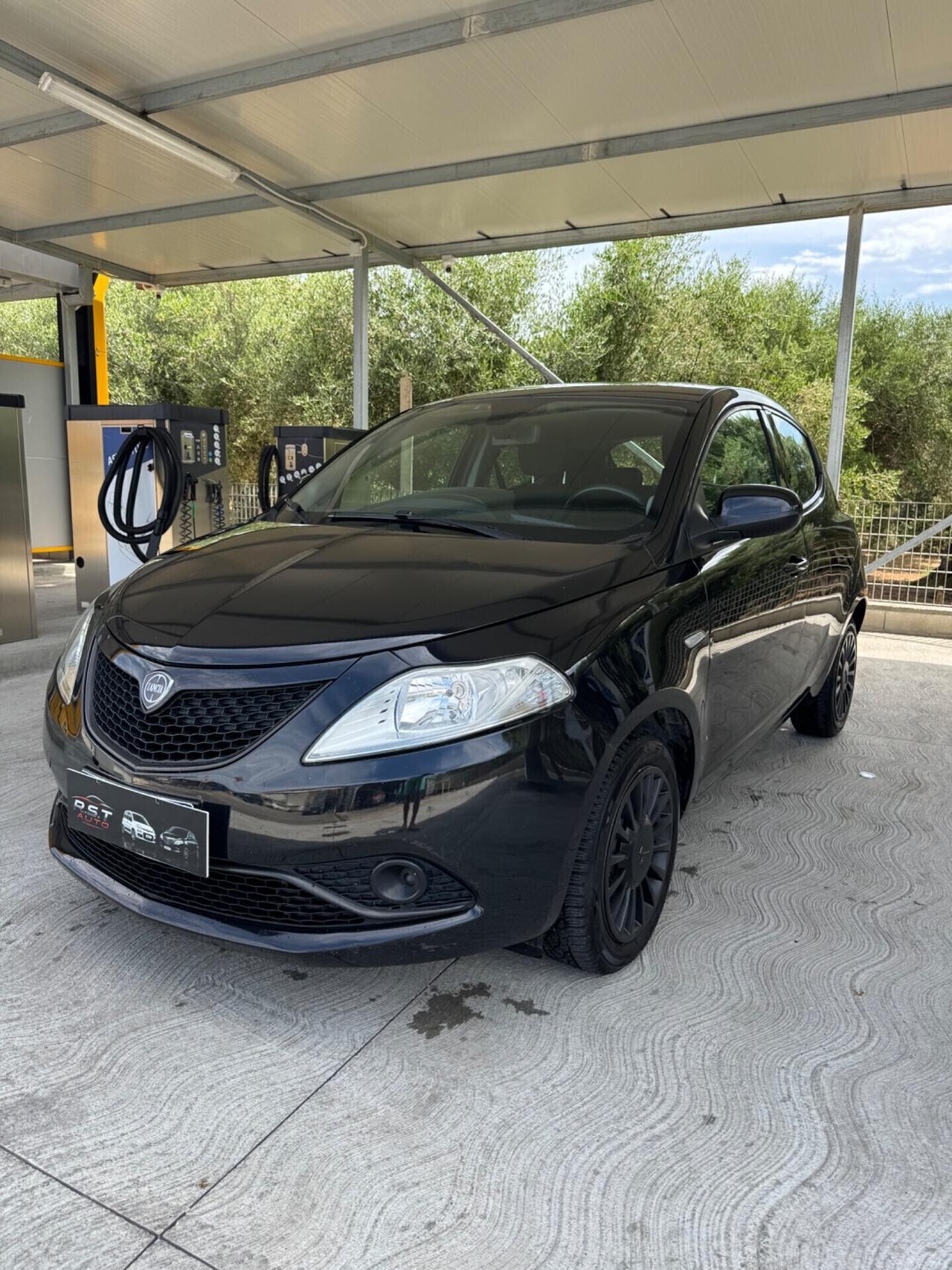 Lancia Ypsilon 1.2 69cv GPL - 12 MESI DI GARANZIA-