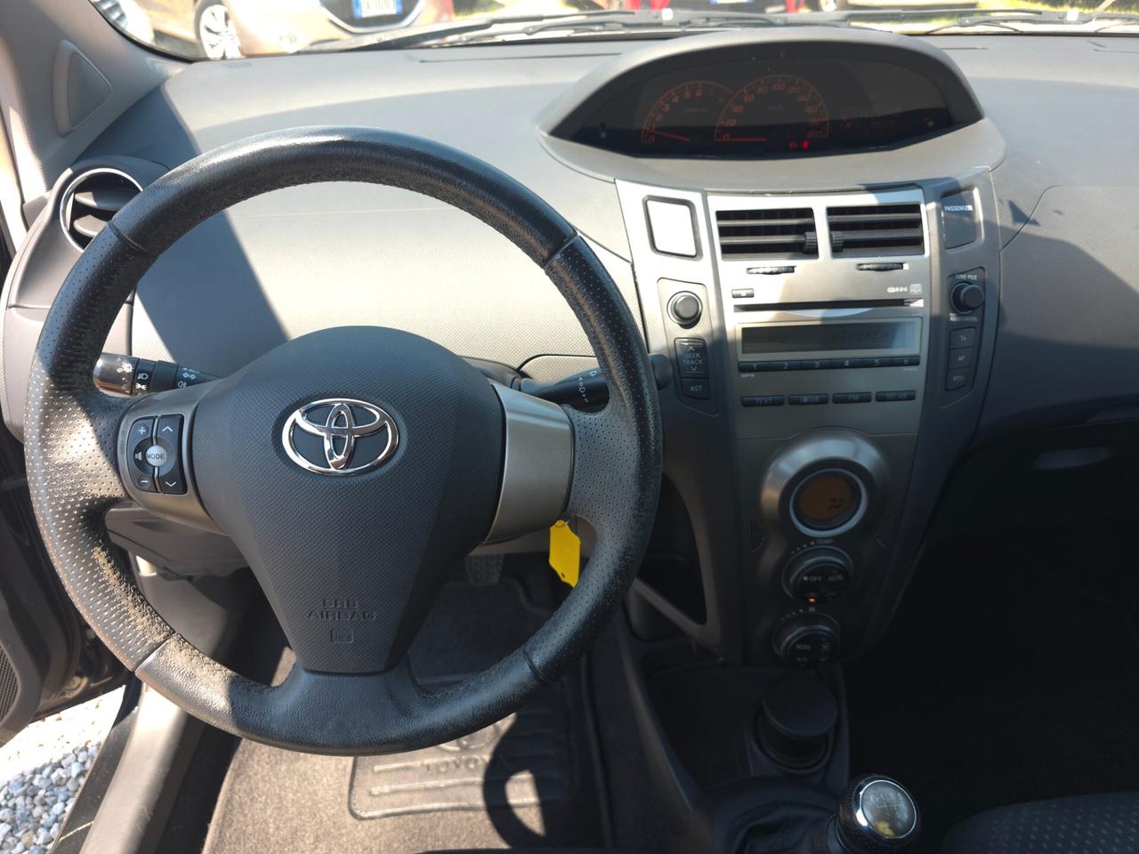 Toyota Yaris 1.3 5 porte Sol