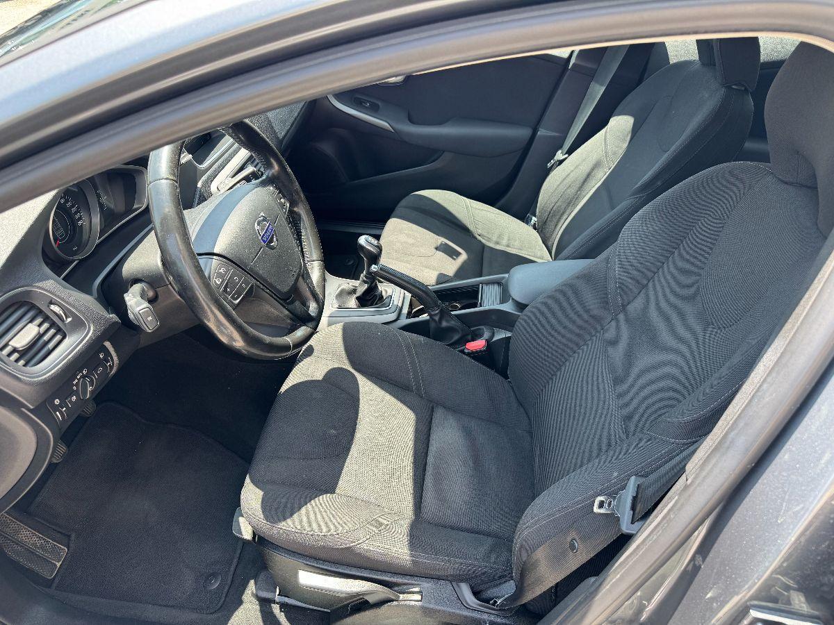 VOLVO - V40 - D2 Summum