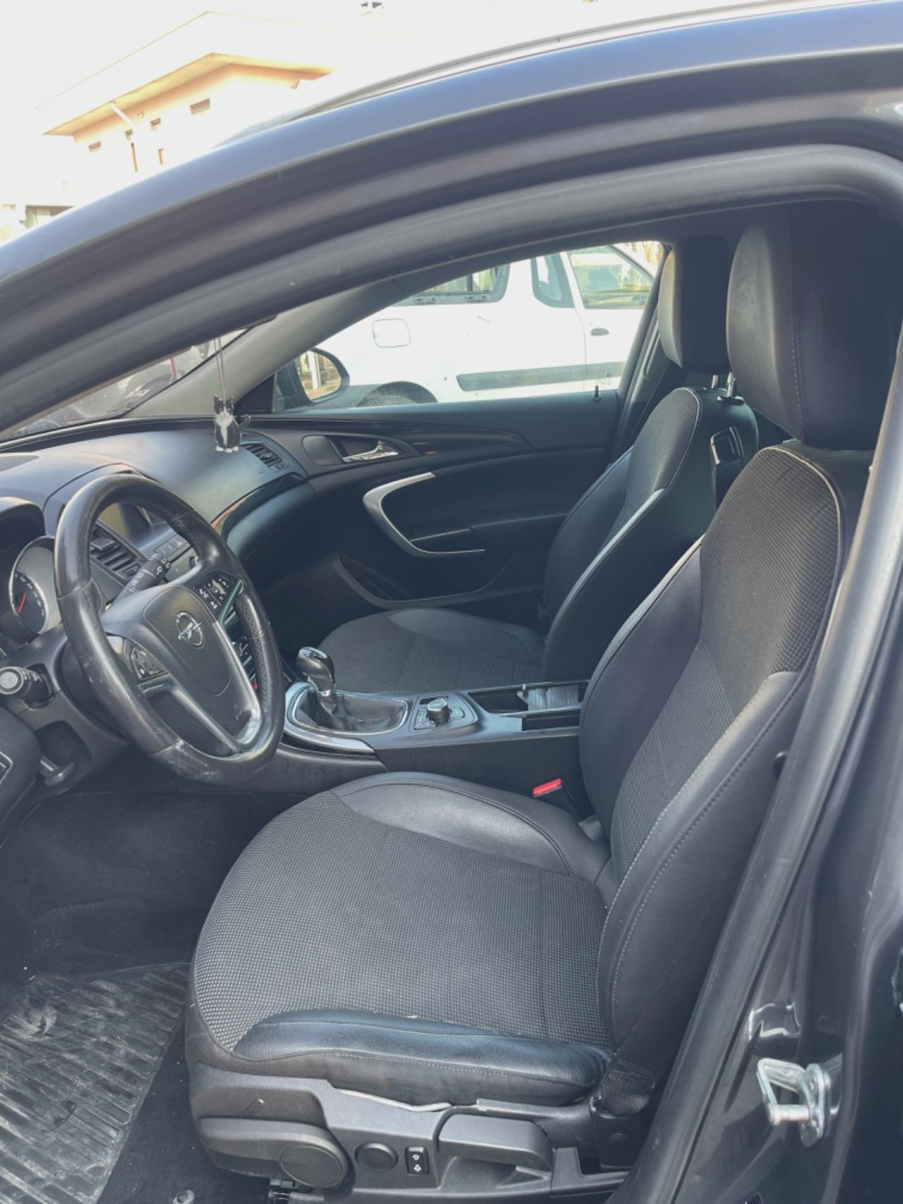 Opel Insignia 2.0 CDTI Sports Tourer Cosmo 2011