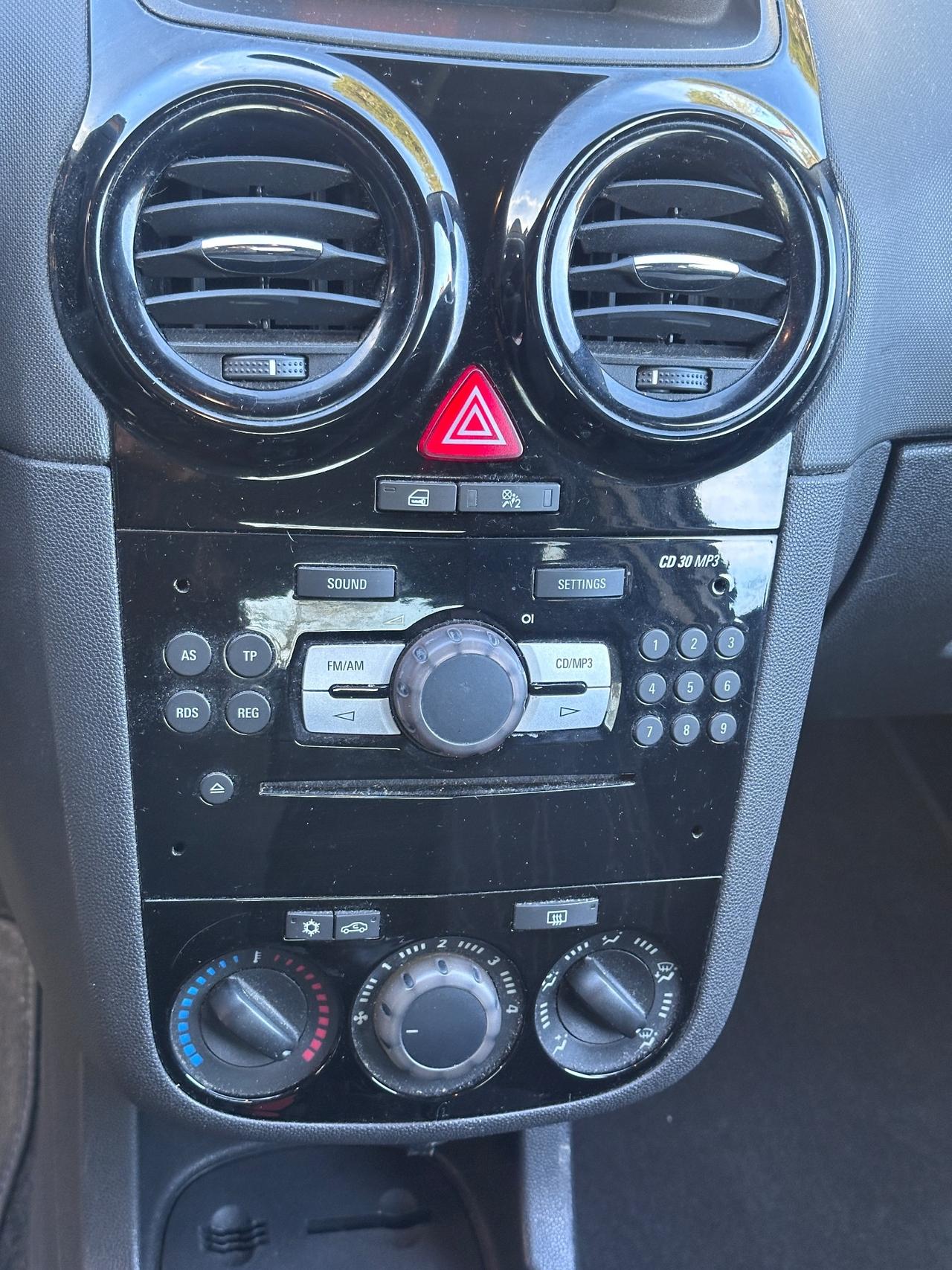 Opel Corsa 1.2 3 porte Sport Neopatentati unipro