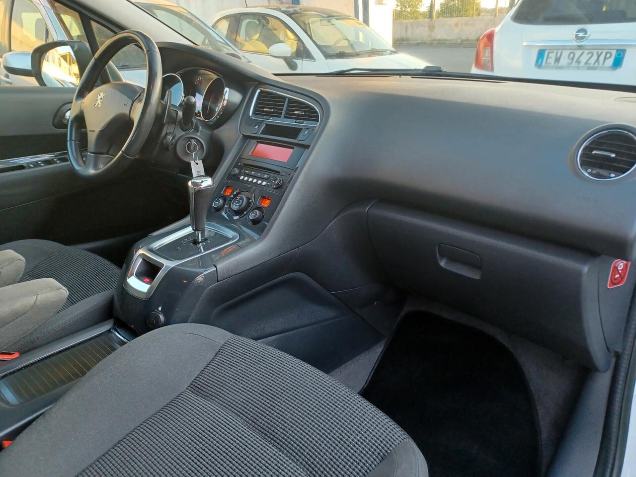 Peugeot 5008 1.6 HDi 115CV Allure 7 POSTI