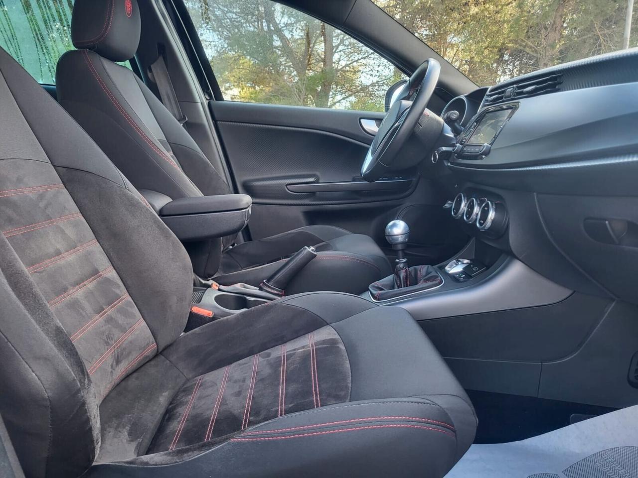 Alfa Romeo Giulietta 1.6 JTDm 120 CV Veloce Carbon Look
