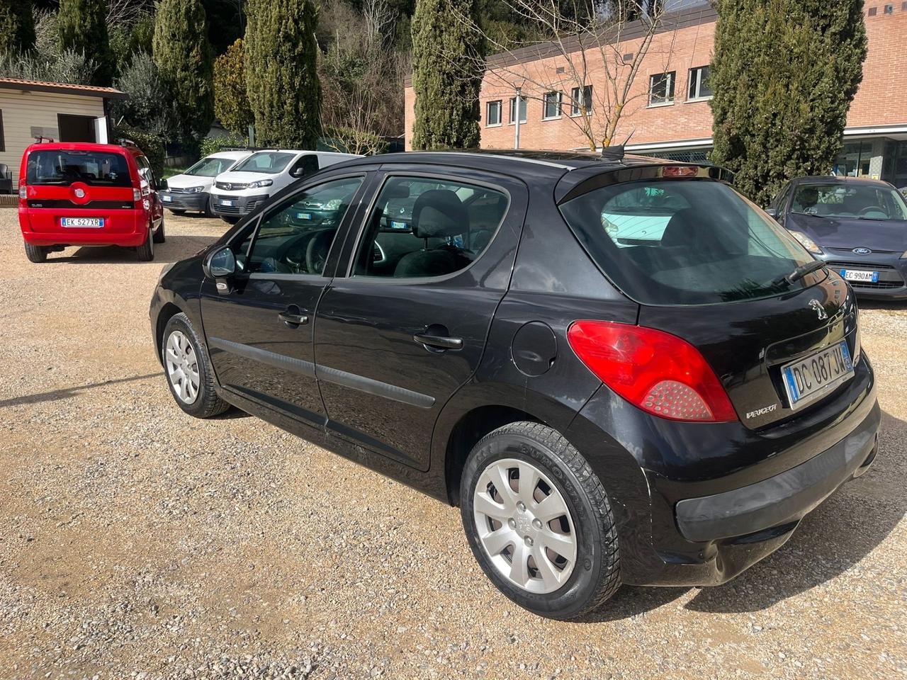 Peugeot 207 1.4 Diesel - Neopatentati