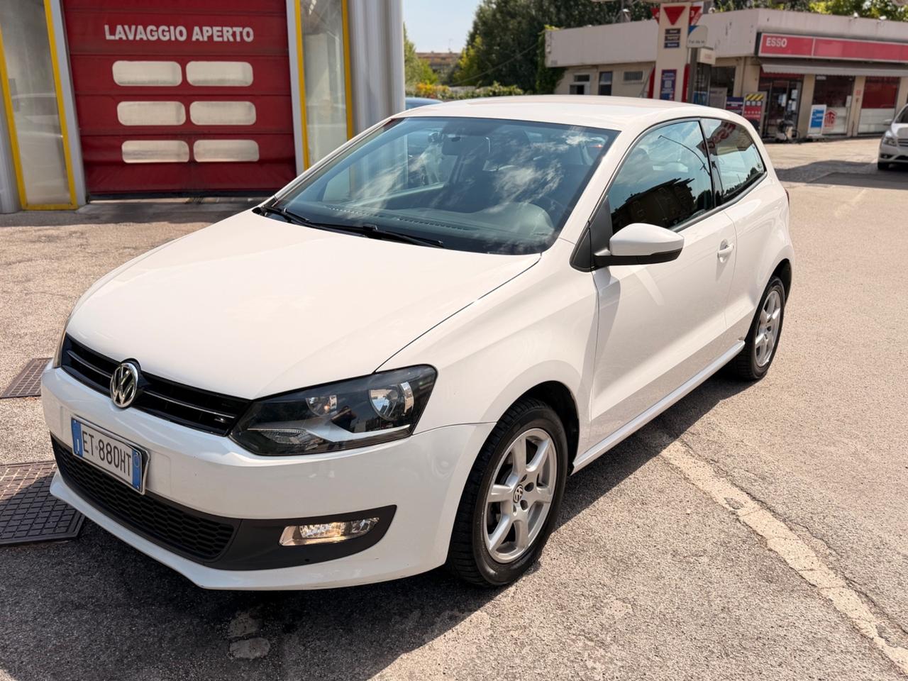 Volkswagen Polo 1.2 70 CV neopatentati gancio traino 2014