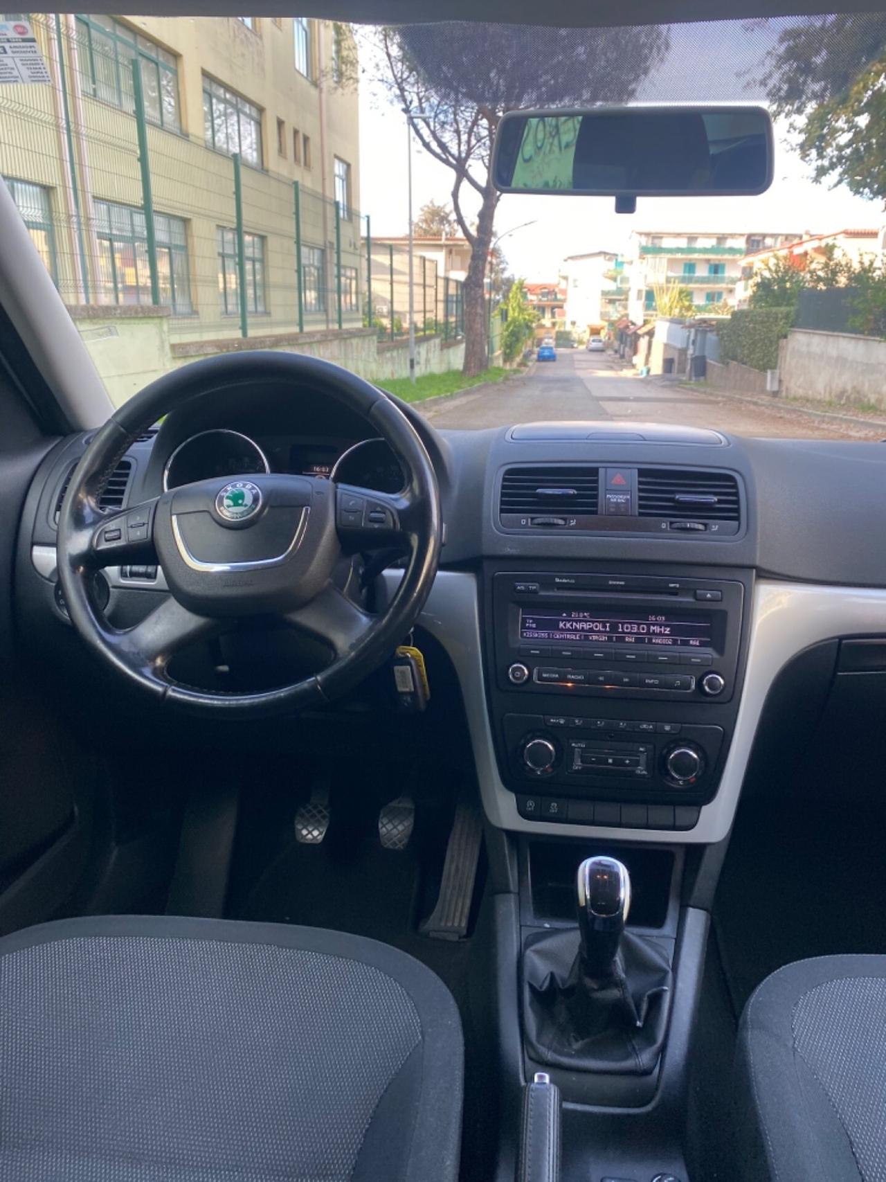 Skoda Yeti 1.6 TDI 2011 Full Optional TAGLIANDATA