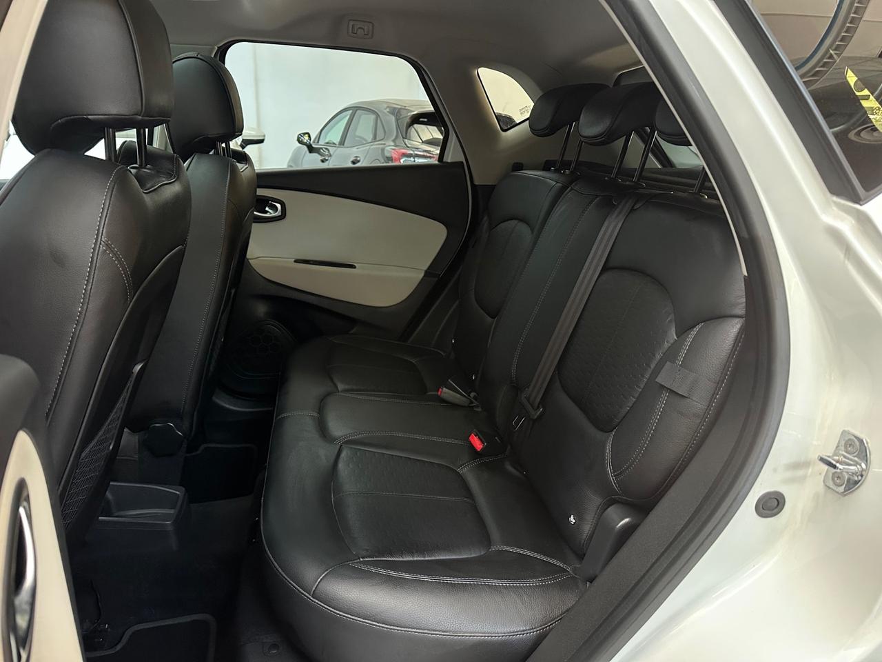 Renault Captur dCi 8V 90 CV EDC Start&Stop Energy Initiale Paris