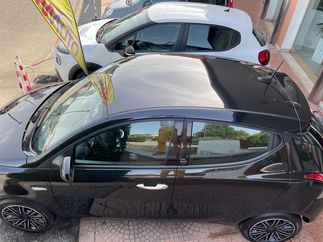 Lancia Ypsilon 1.0 5 porte S&S Hybrid full Gold OK Neopatentati