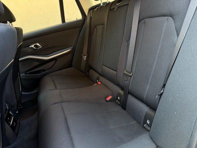 BMW 320 d 48V Touring Business Advantage XDRIVE