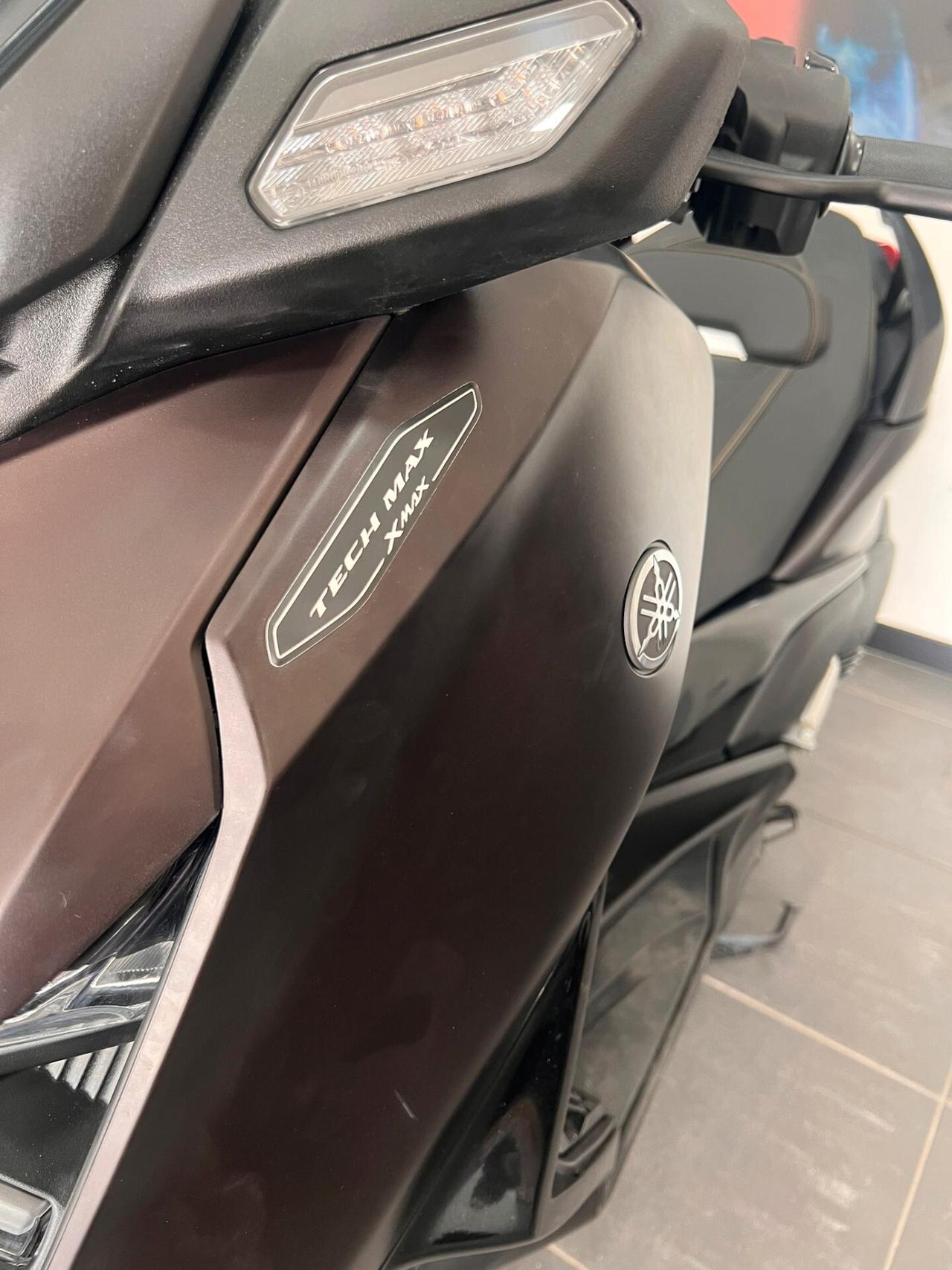 Yamaha X-Max 300