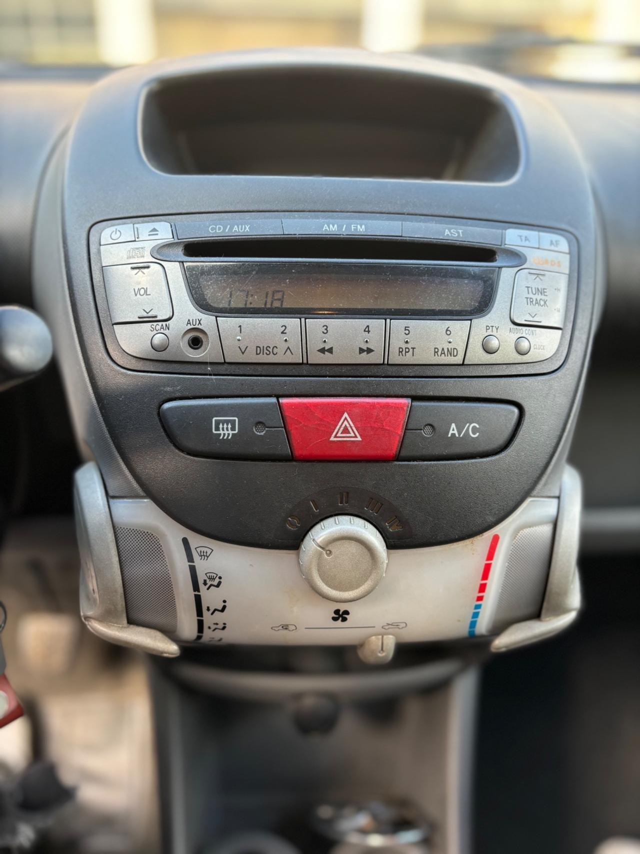 TOYOTA AYGO 1.0 BENZINA 5 PORTE AUTOMATICA