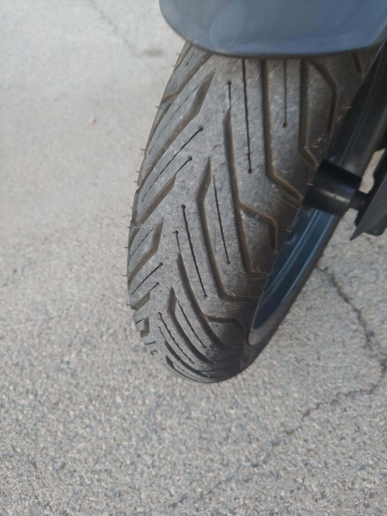 Yamaha X-Max 300 permuta auto/moto