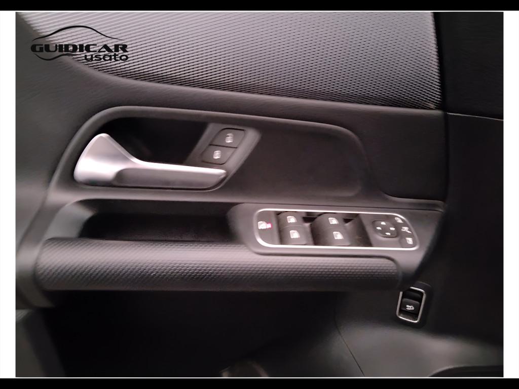 Mercedes-Benz Classe B - W247 2018 - B 180 d Sport auto