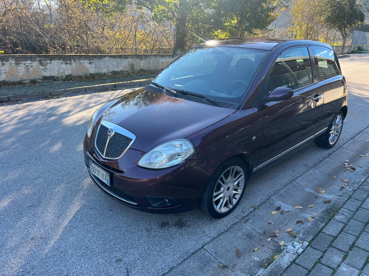 Lancia Ypsilon 1.4 benzina cambio automatico