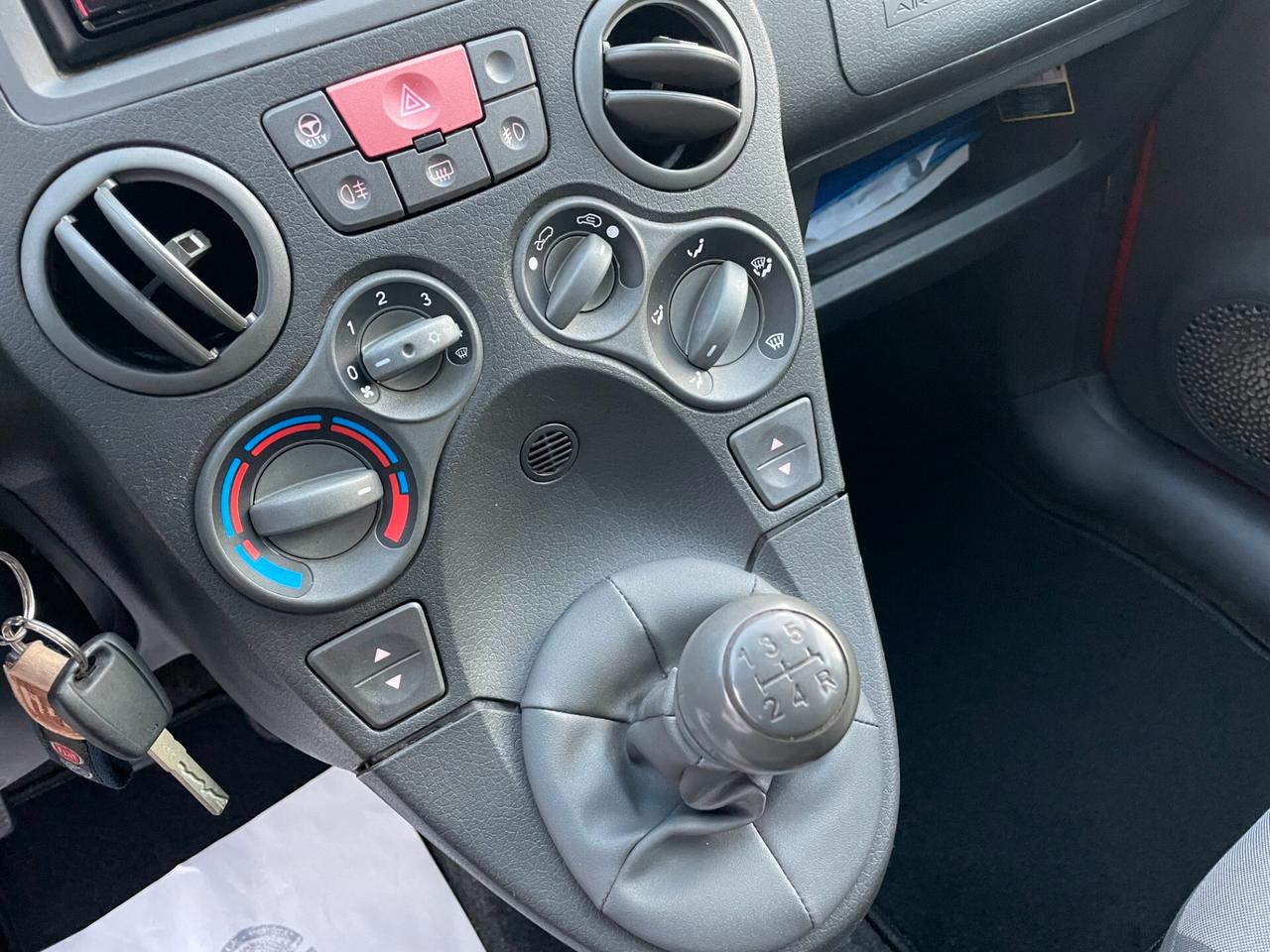 Fiat Panda 1.2 Active 69cv E5 IDONEA NEOPATENTATI
