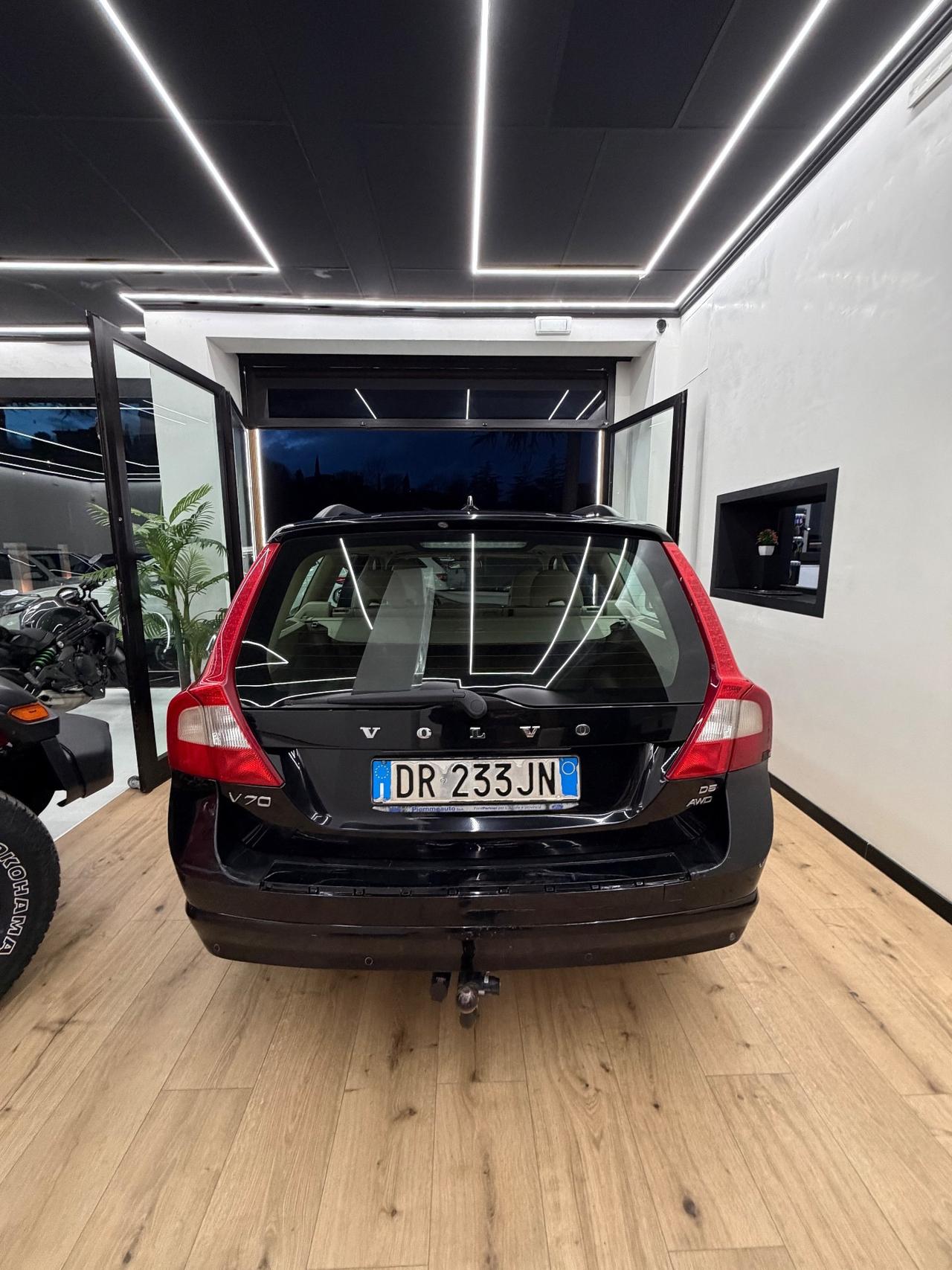 Volvo V70 2.4 D5 AWD Momentum