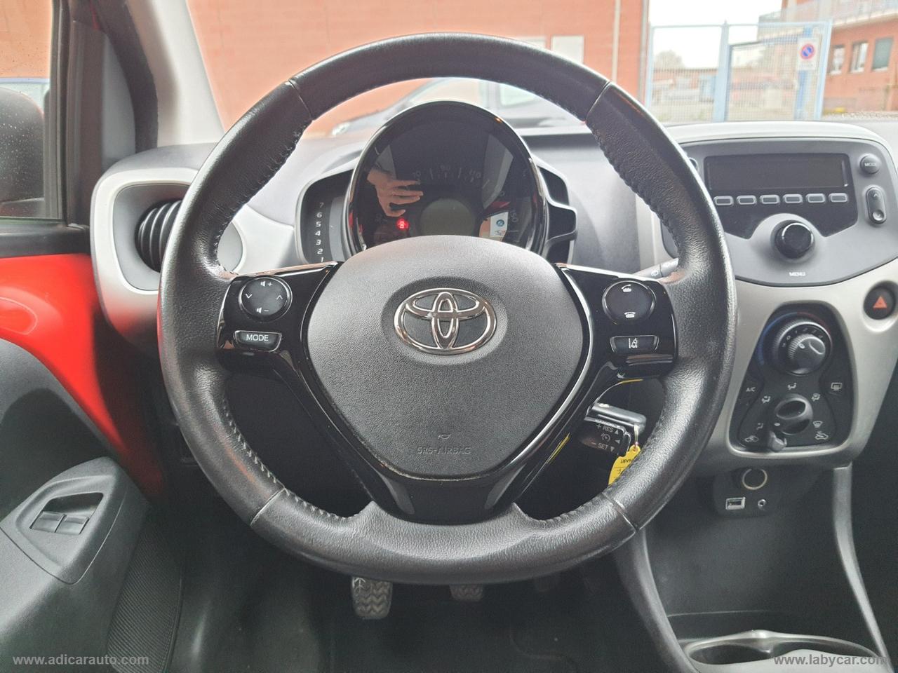 TOYOTA Aygo 1.0 VVT-i 69 CV 5p. x-cool TSS