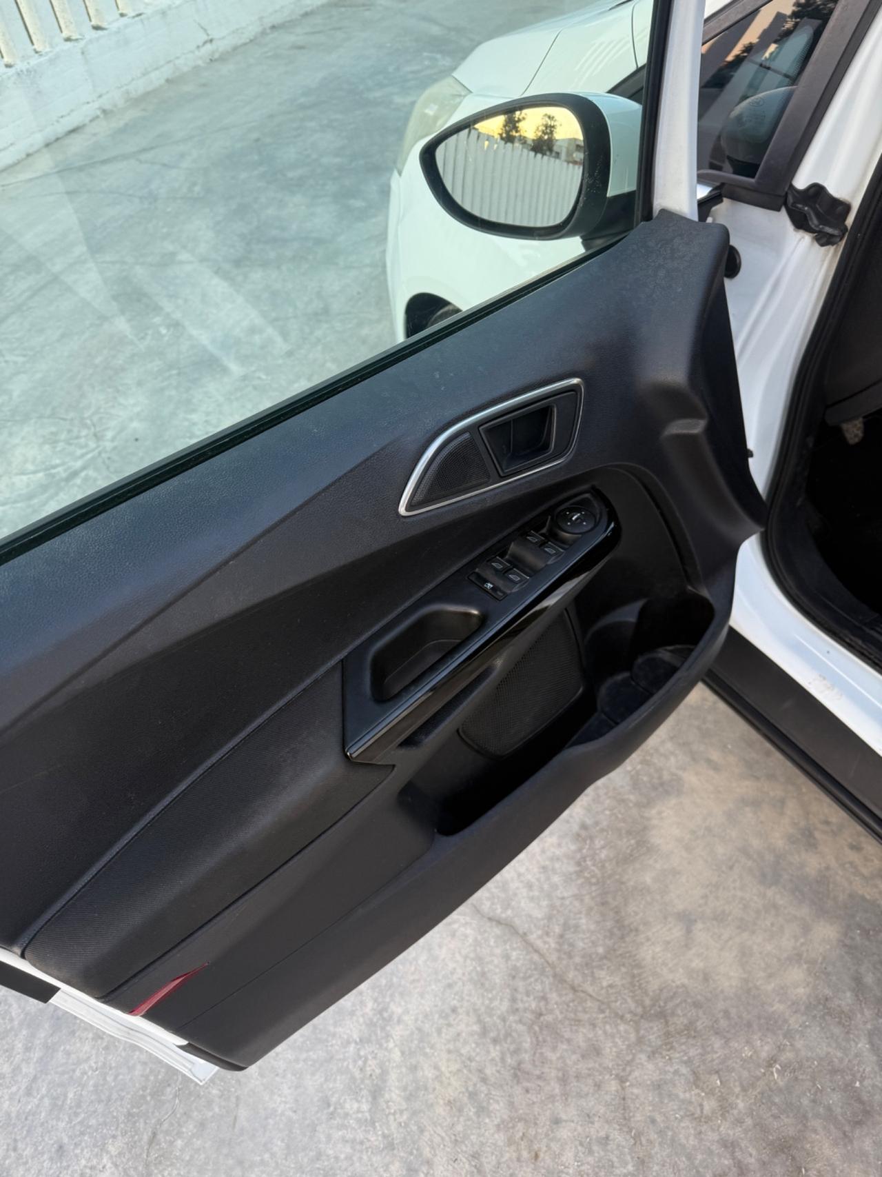 Ford B-Max 1.4 90 CV GPL Titanium