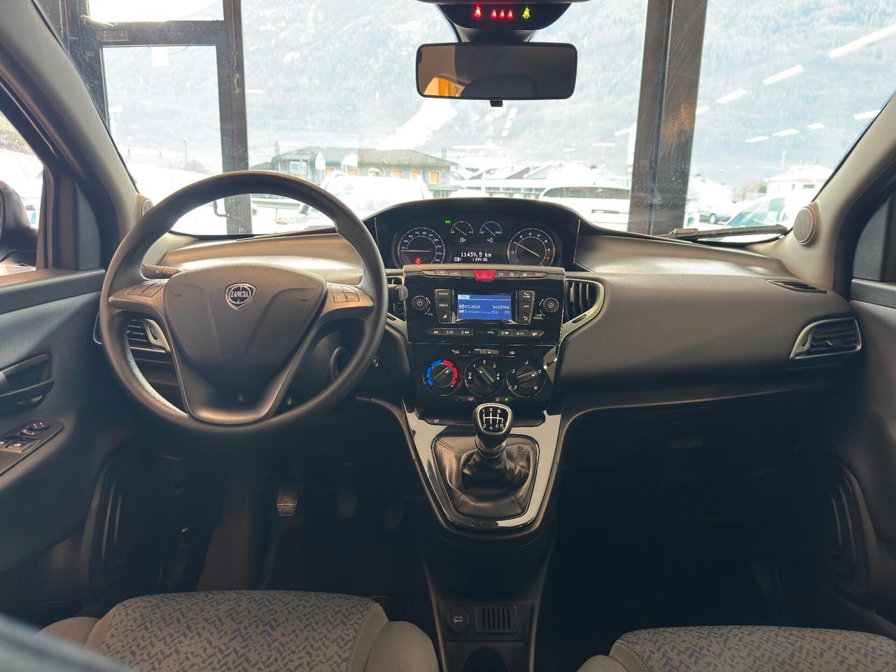 Lancia Ypsilon LANCIA YPSILON 1.0cc 69Cv Platino