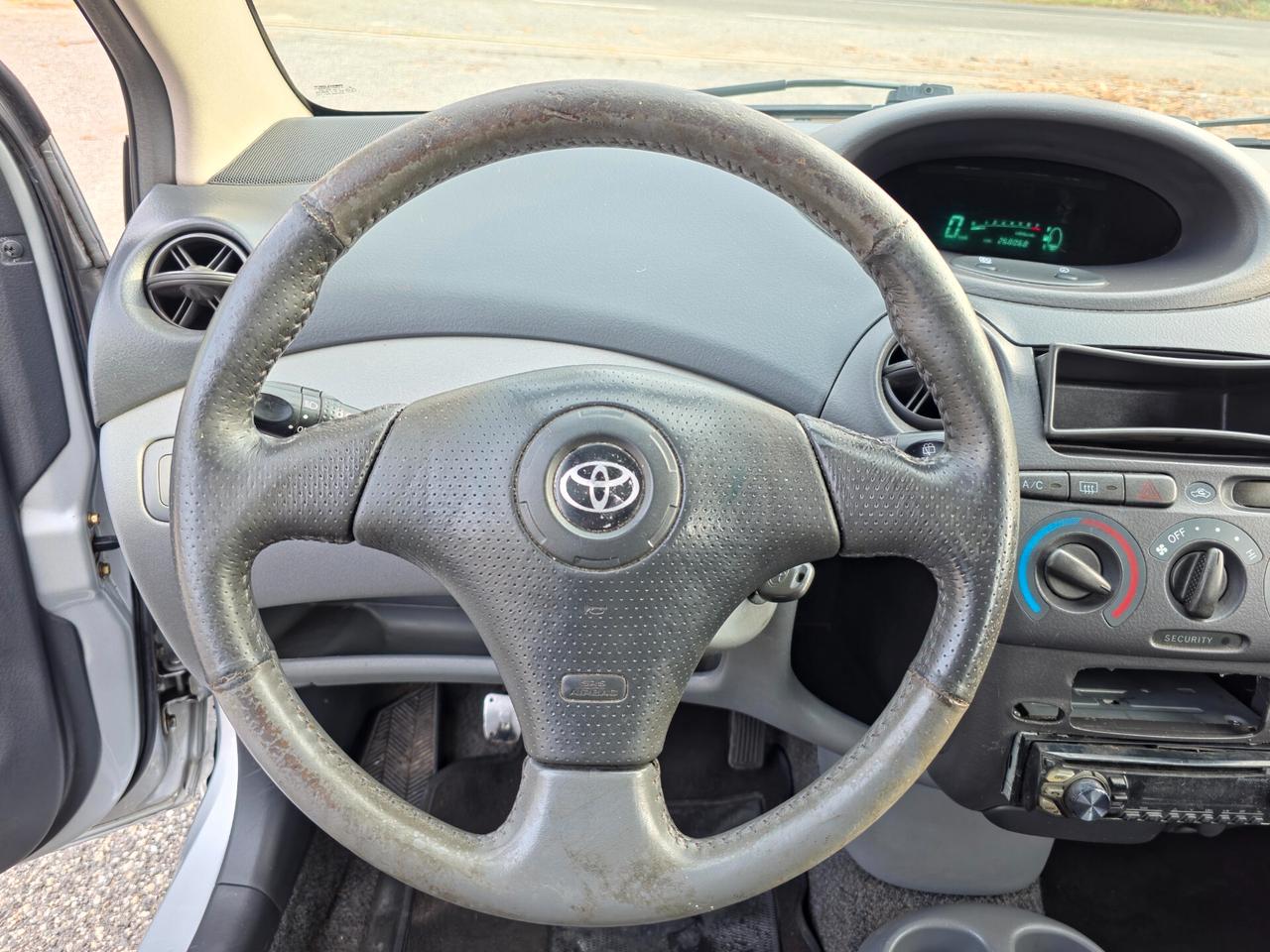 Toyota Yaris 1.3i 16V cat 5 porte Sol 2003-E3 Manuale NEO