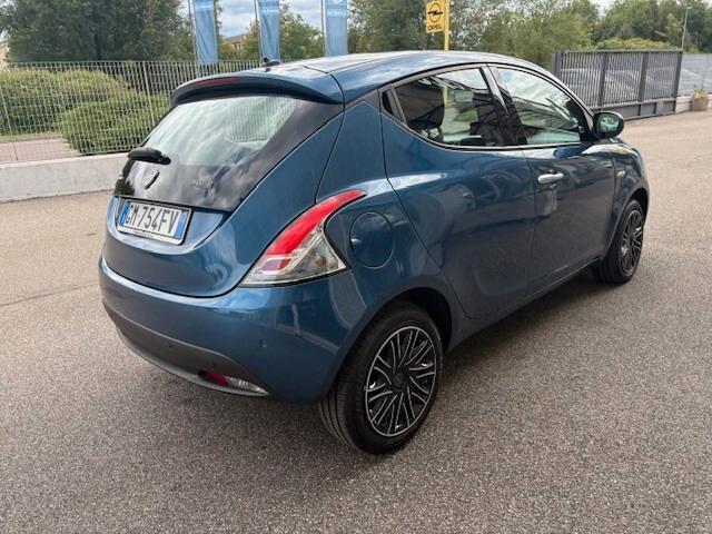 Lancia Ypsilon 1.0 FireFly 5 porte S&S Hybrid Gold Plus